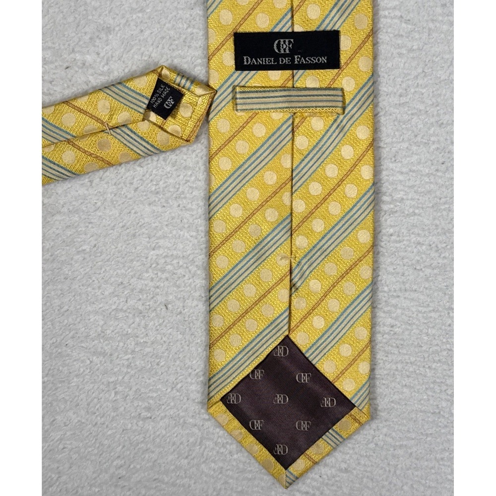 Beautiful  "Daniel De Fasson" Hand Made 100% Silk Necktie Red/Black/Gold
